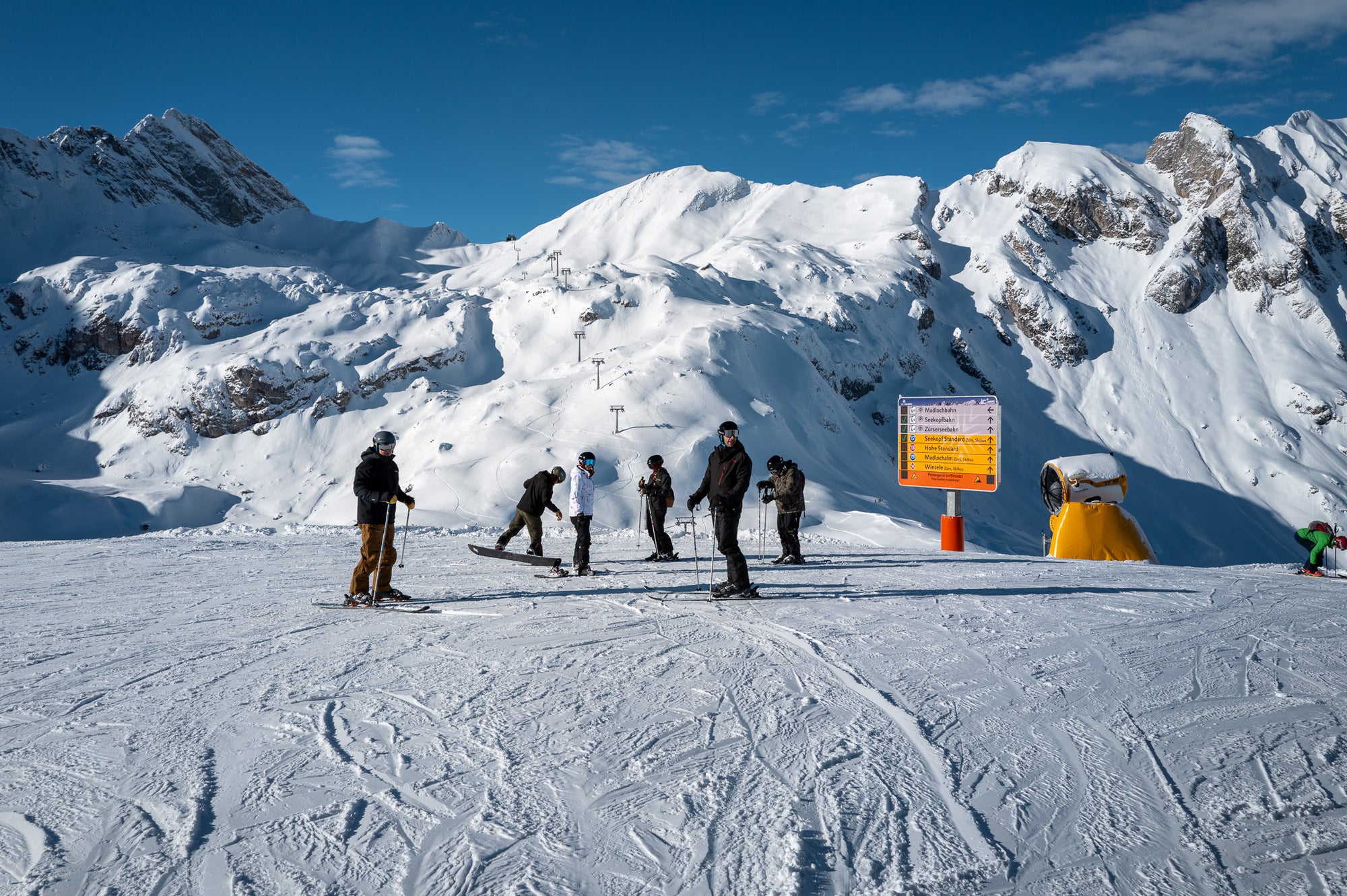 4-Day Arlberg freeride camp for advanced & expert women skiers