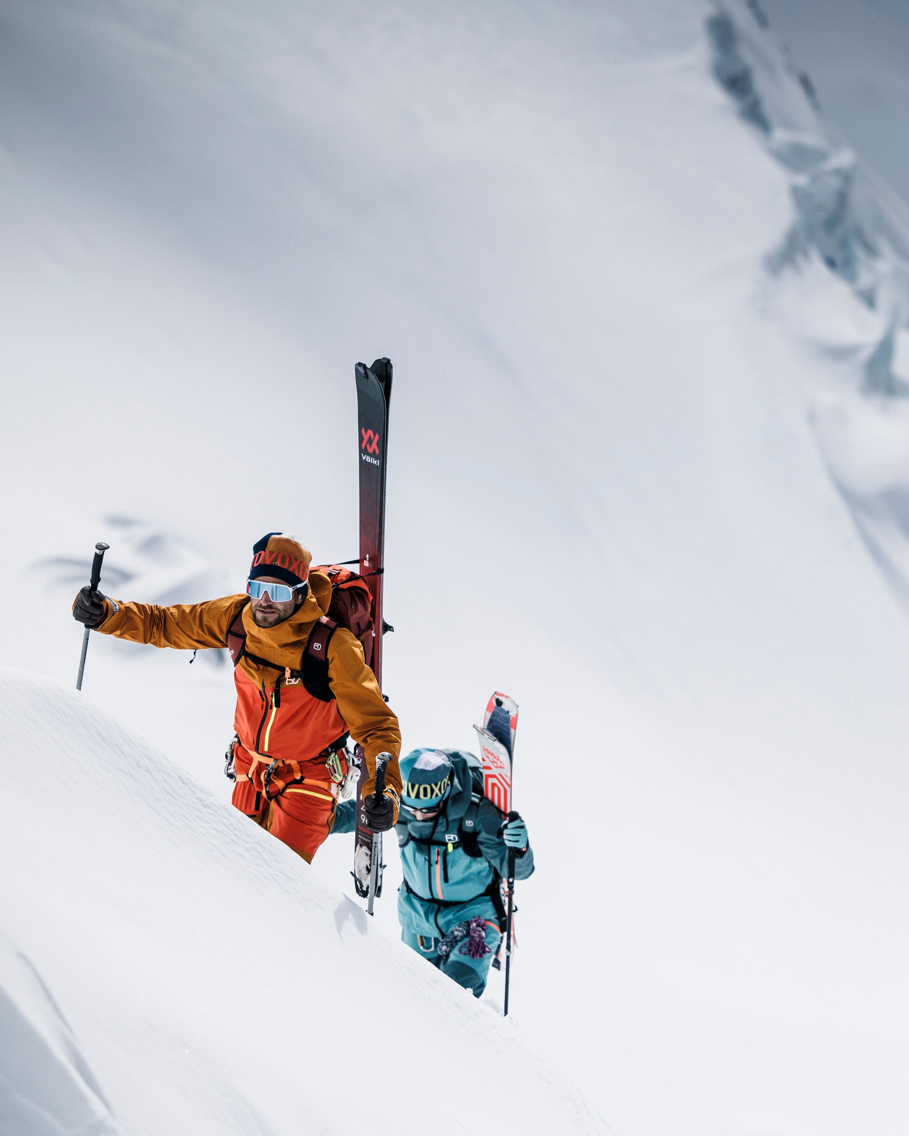 Mountain guide climbes peak