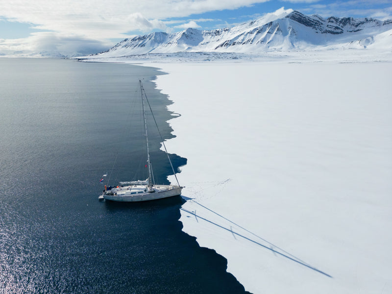 Sail & Ski Svalbard private yacht ski expedition
