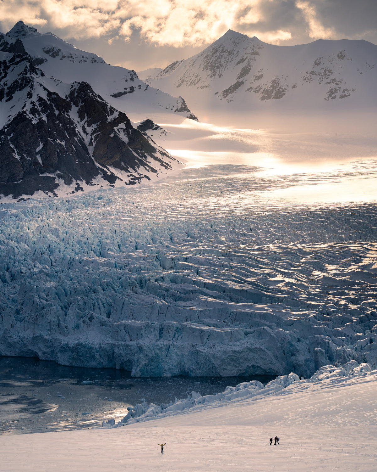 Sail & Ski Svalbard private yacht ski expedition