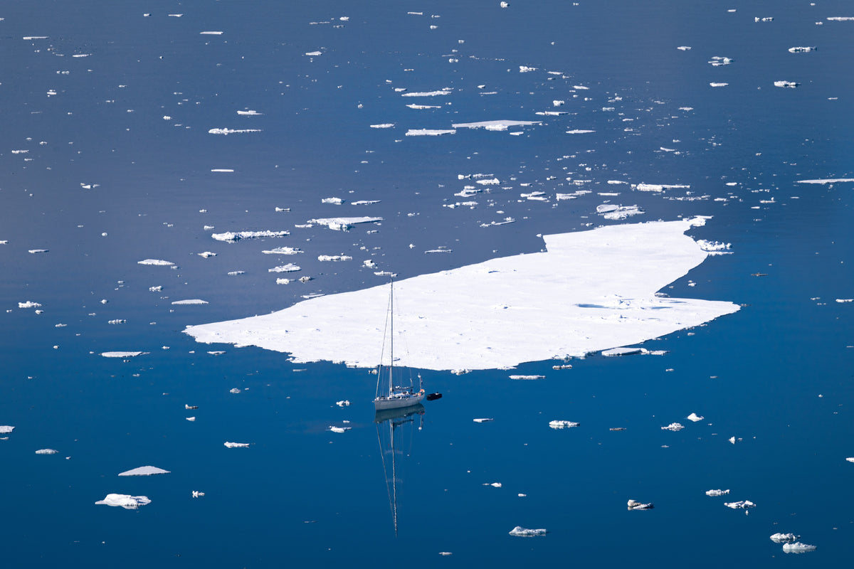 Sail & Ski Svalbard private yacht ski expedition